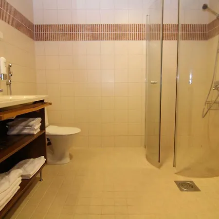 Hotel Pii 2*